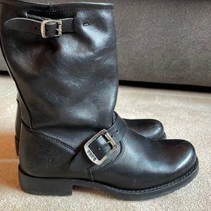 Frye Veronica Short Bootie - Black - Size 6
